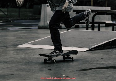 JRS低调看球-教练调整不足？世俱杯战术换人策略盘点