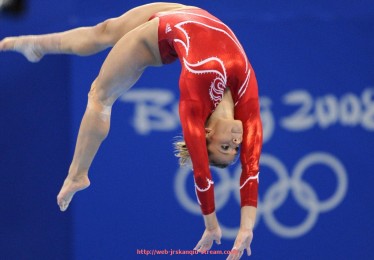 JRS低调看球-德甲下游球队科隆的赛季表现与前景